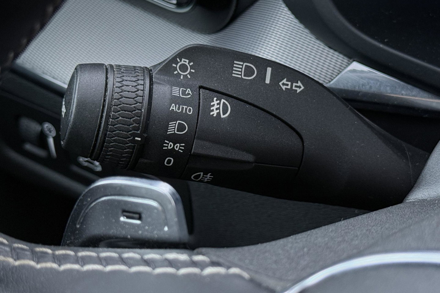 Volvo XC60 T8 Twin Engine AWD R-Design | ACC | Luchtvering | Panoramadak | Harman/Kardon | 360° Camera | Head-Up | Trekhaak | 21 inch
