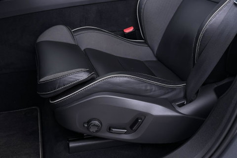 Volvo XC60 T8 Twin Engine AWD R-Design | ACC | Luchtvering | Panoramadak | Harman/Kardon | 360° Camera | Head-Up | Trekhaak | 21 inch