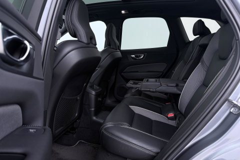 Volvo XC60 T8 Twin Engine AWD R-Design | ACC | Luchtvering | Panoramadak | Harman/Kardon | 360° Camera | Head-Up | Trekhaak | 21 inch