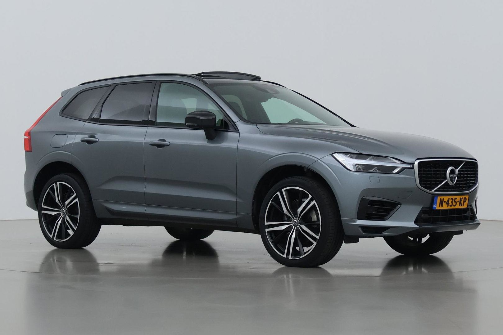 Volvo XC60 T8 Twin Engine AWD R-Design | ACC | Luchtvering | Panoramadak | Harman/Kardon | 360° Camera | Head-Up | Trekhaak | 21 inch