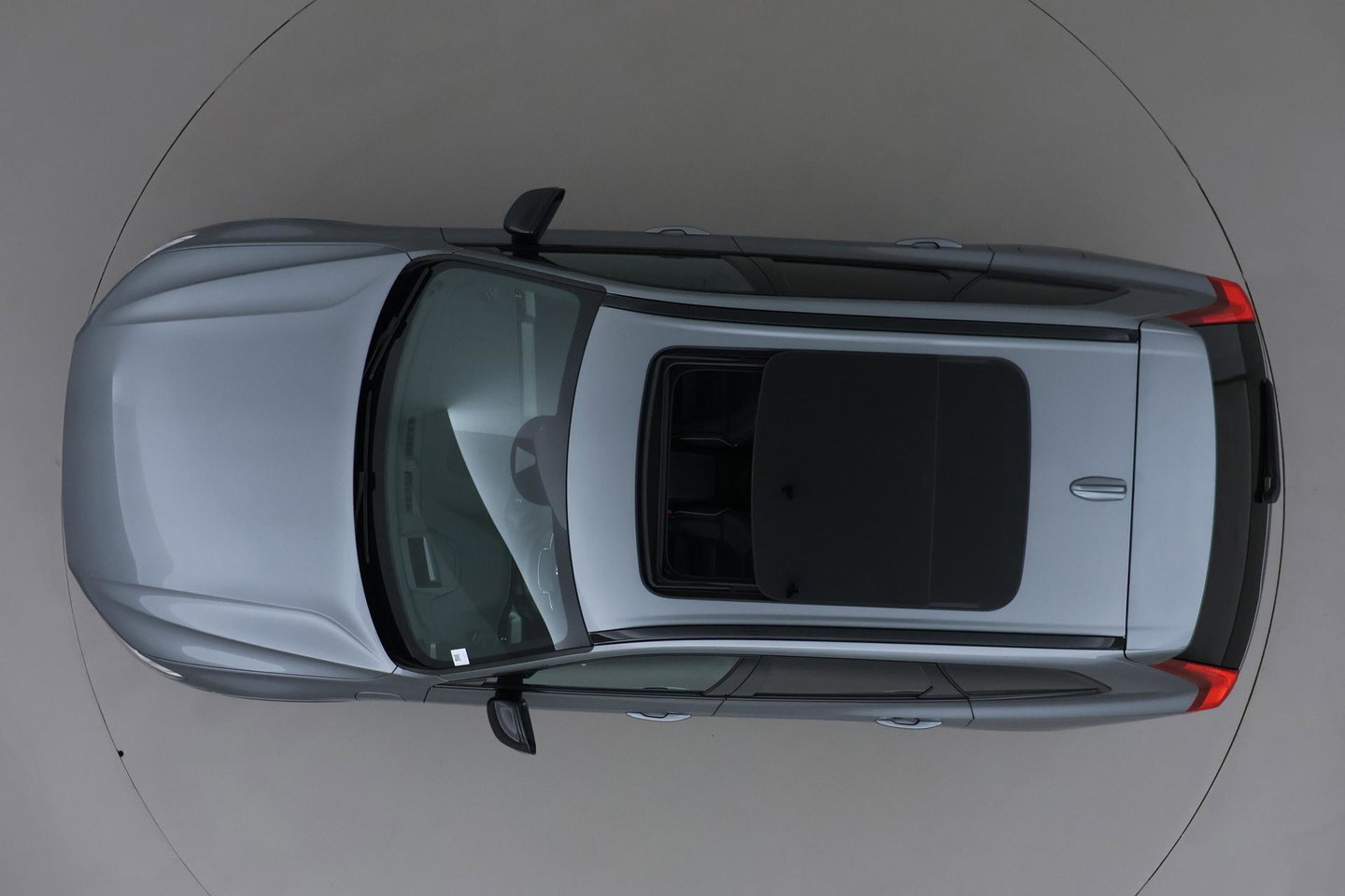 Volvo XC60 T8 Twin Engine AWD R-Design | ACC | Luchtvering | Panoramadak | Harman/Kardon | 360° Camera | Head-Up | Trekhaak | 21 inch