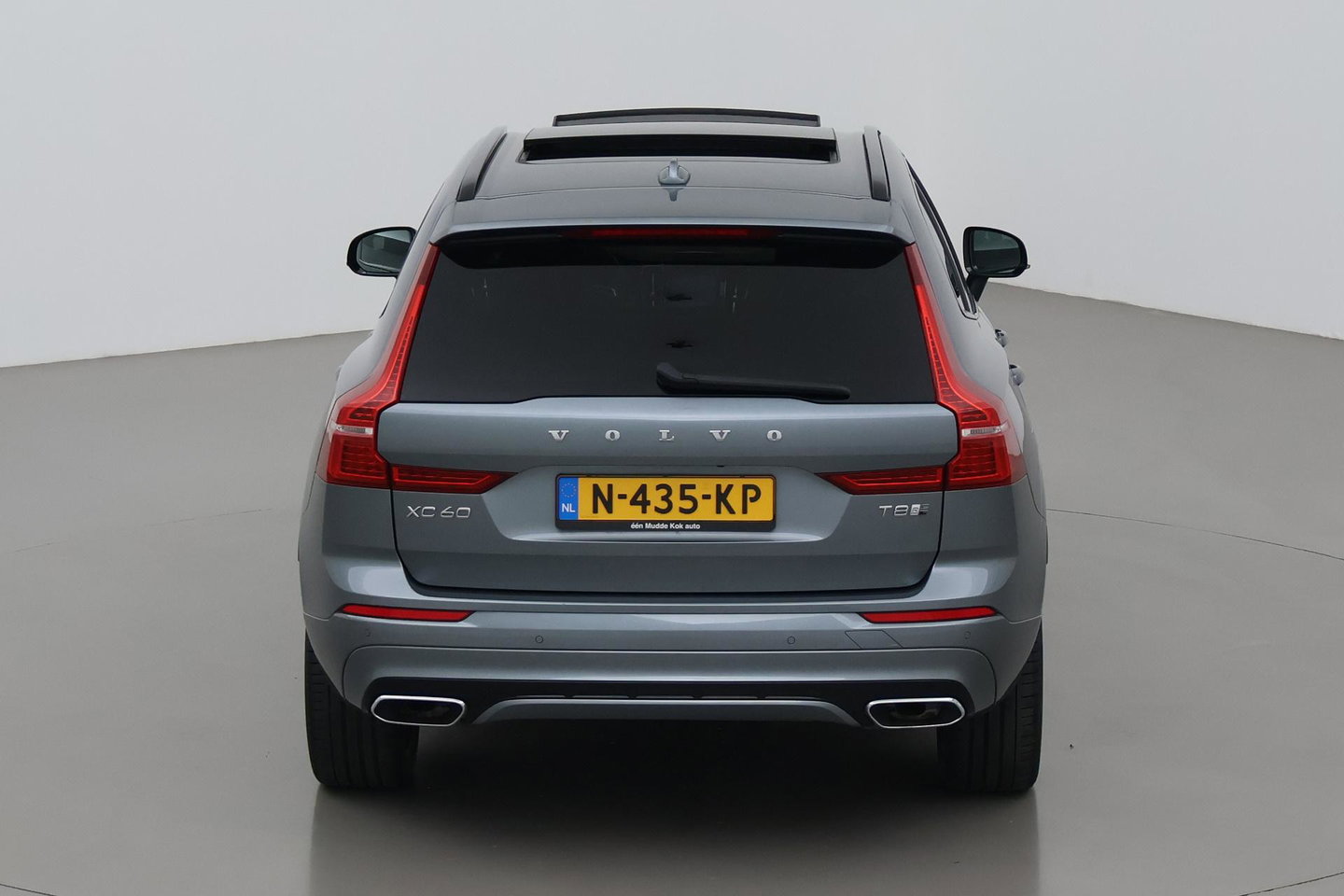 Volvo XC60 T8 Twin Engine AWD R-Design | ACC | Luchtvering | Panoramadak | Harman/Kardon | 360° Camera | Head-Up | Trekhaak | 21 inch