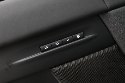 Land Rover Range Rover Evoque P270e PHEV Dynamic SE | Schuif/kanteldak | Black Pack | Cold Climate Pack | Meridian | 360 Camera | 20 Inch