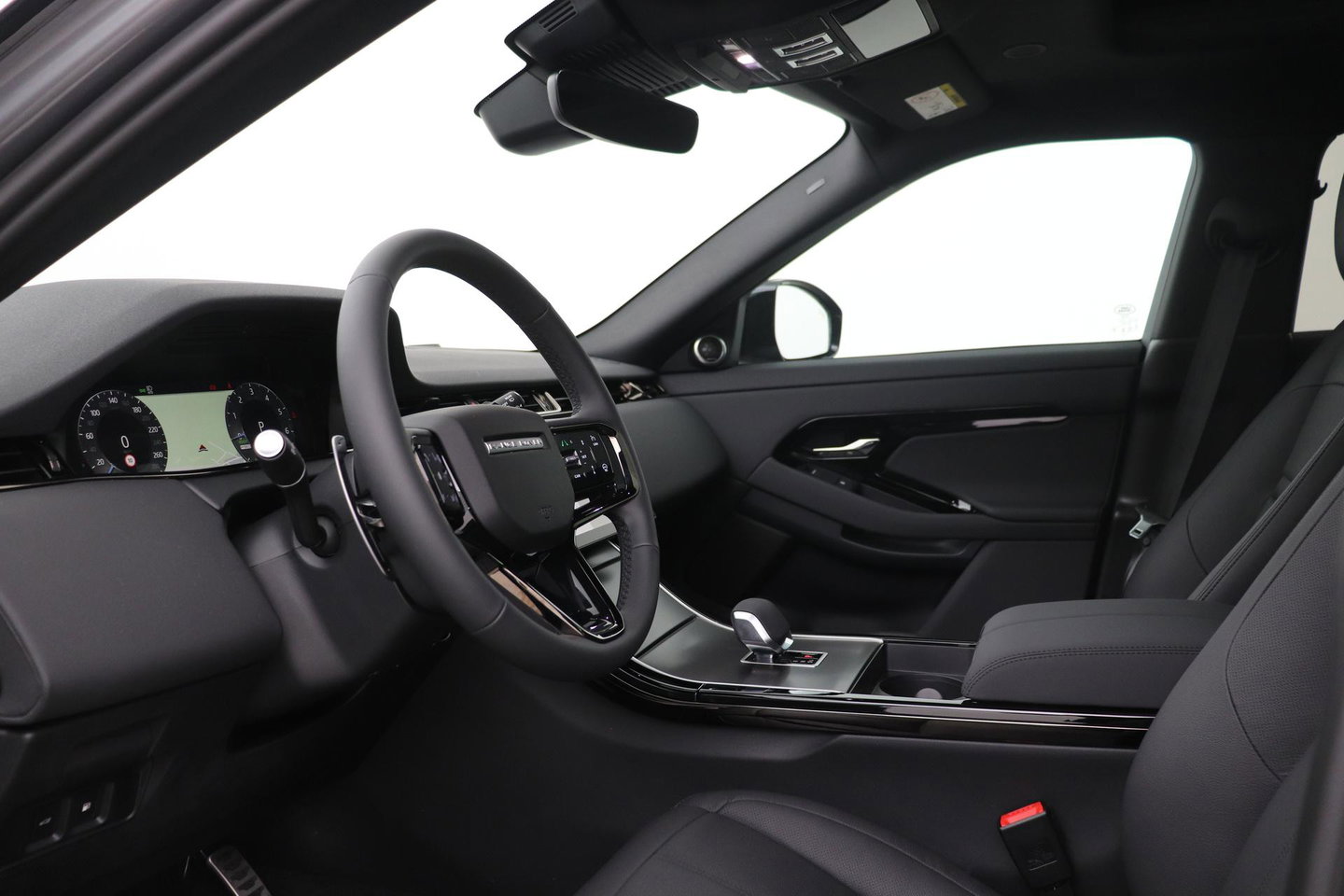Land Rover Range Rover Evoque P270e PHEV Dynamic SE | Schuif/kanteldak | Black Pack | Cold Climate Pack | Meridian | 360 Camera | 20 Inch