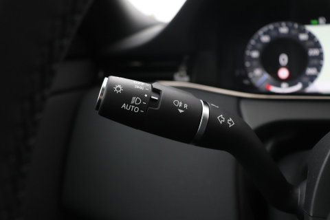 Land Rover Range Rover Evoque P270e PHEV Dynamic SE | Schuif/kanteldak | Black Pack | Cold Climate Pack | Meridian | 360 Camera | 20 Inch