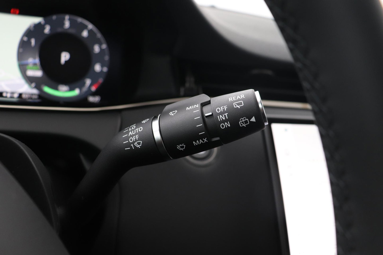 Land Rover Range Rover Evoque P270e PHEV Dynamic SE | Schuif/kanteldak | Black Pack | Cold Climate Pack | Meridian | 360 Camera | 20 Inch