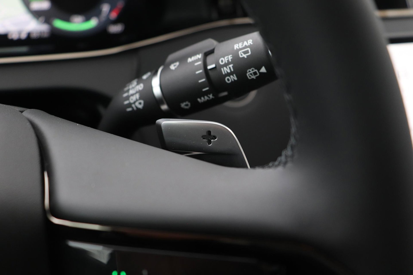 Land Rover Range Rover Evoque P270e PHEV Dynamic SE | Schuif/kanteldak | Black Pack | Cold Climate Pack | Meridian | 360 Camera | 20 Inch