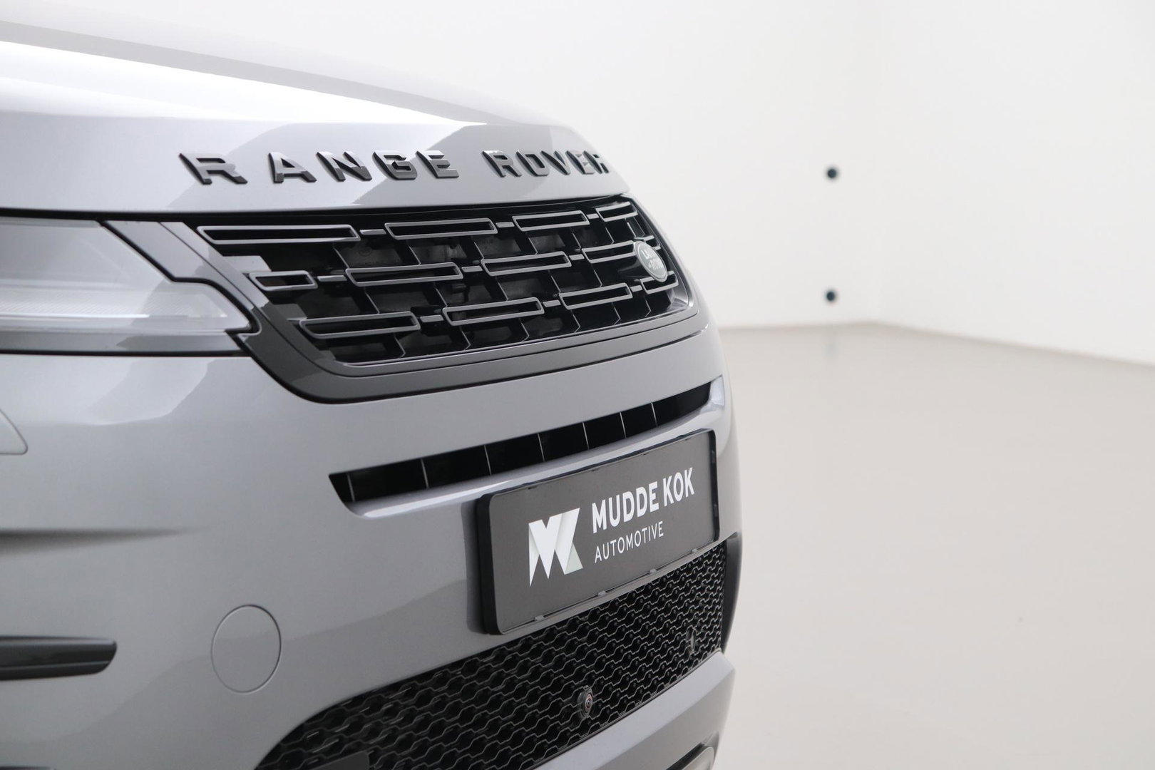 Land Rover Range Rover Evoque P270e PHEV Dynamic SE | Schuif/kanteldak | Black Pack | Cold Climate Pack | Meridian | 360 Camera | 20 Inch