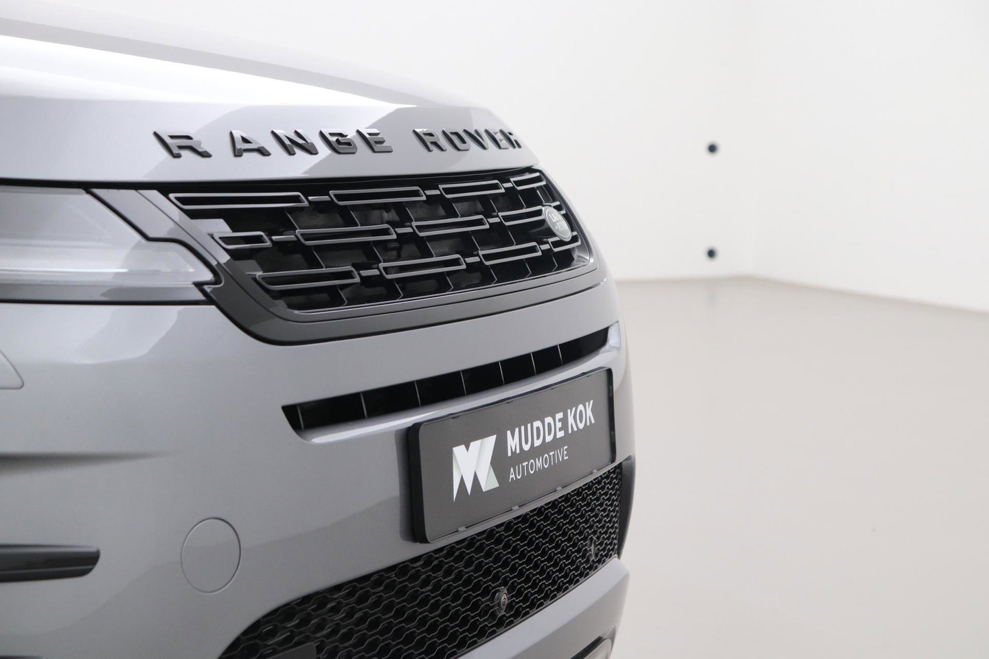 Land Rover Range Rover Evoque P270e PHEV Dynamic SE | Schuif/kanteldak | Black Pack | Cold Climate Pack | Meridian | 360 Camera | 20 Inch