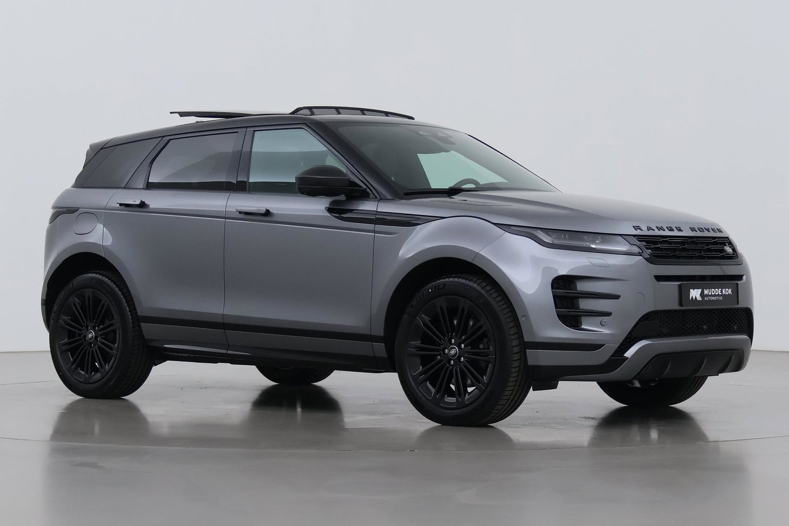 Land Rover Range Rover Evoque P270e PHEV Dynamic SE | Schuif/kanteldak | Black Pack | Cold Climate Pack | Meridian | 360 Camera | 20 Inch