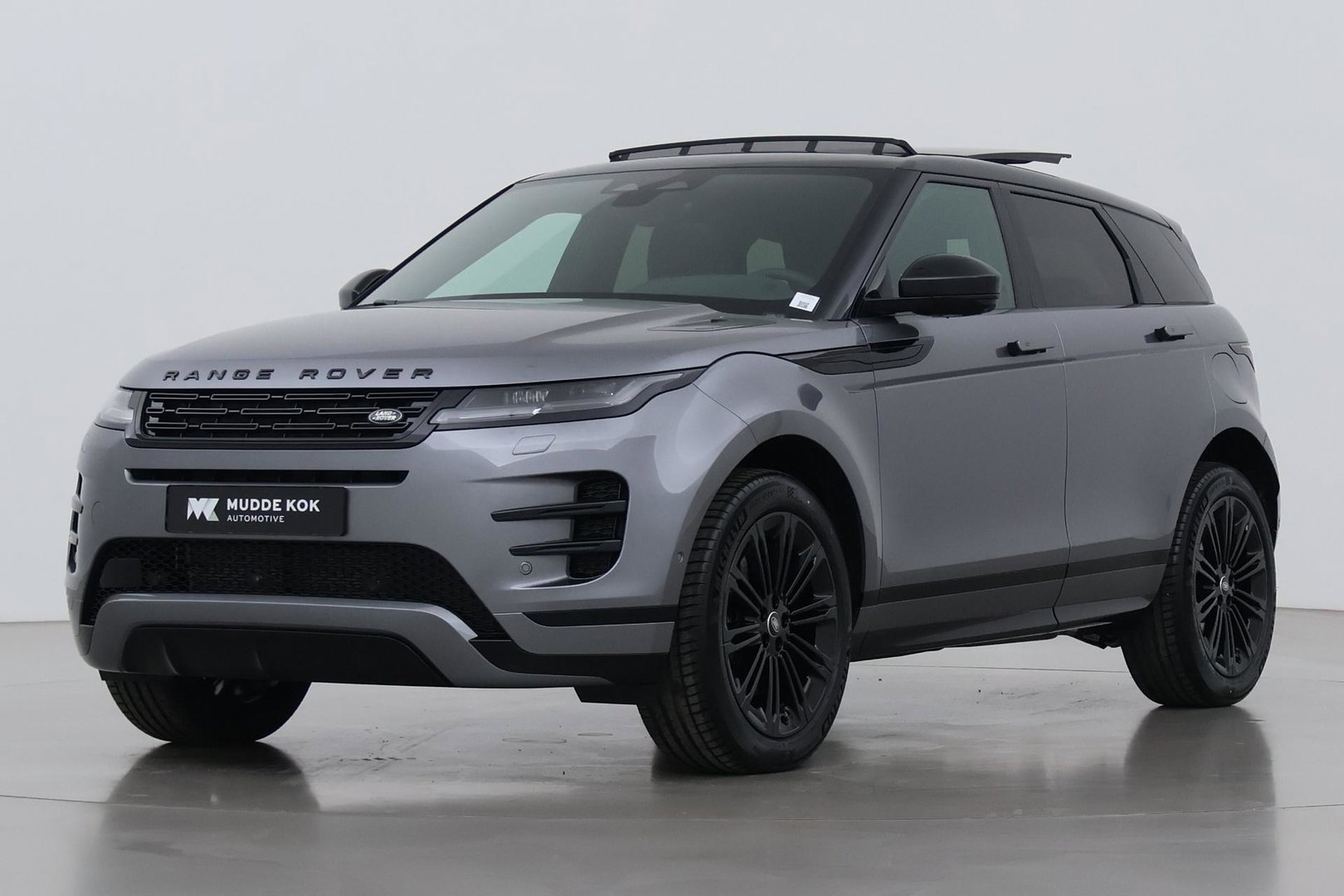 Land Rover Range Rover Evoque P270e PHEV Dynamic SE | Schuif/kanteldak | Black Pack | Cold Climate Pack | Meridian | 360 Camera | 20 Inch