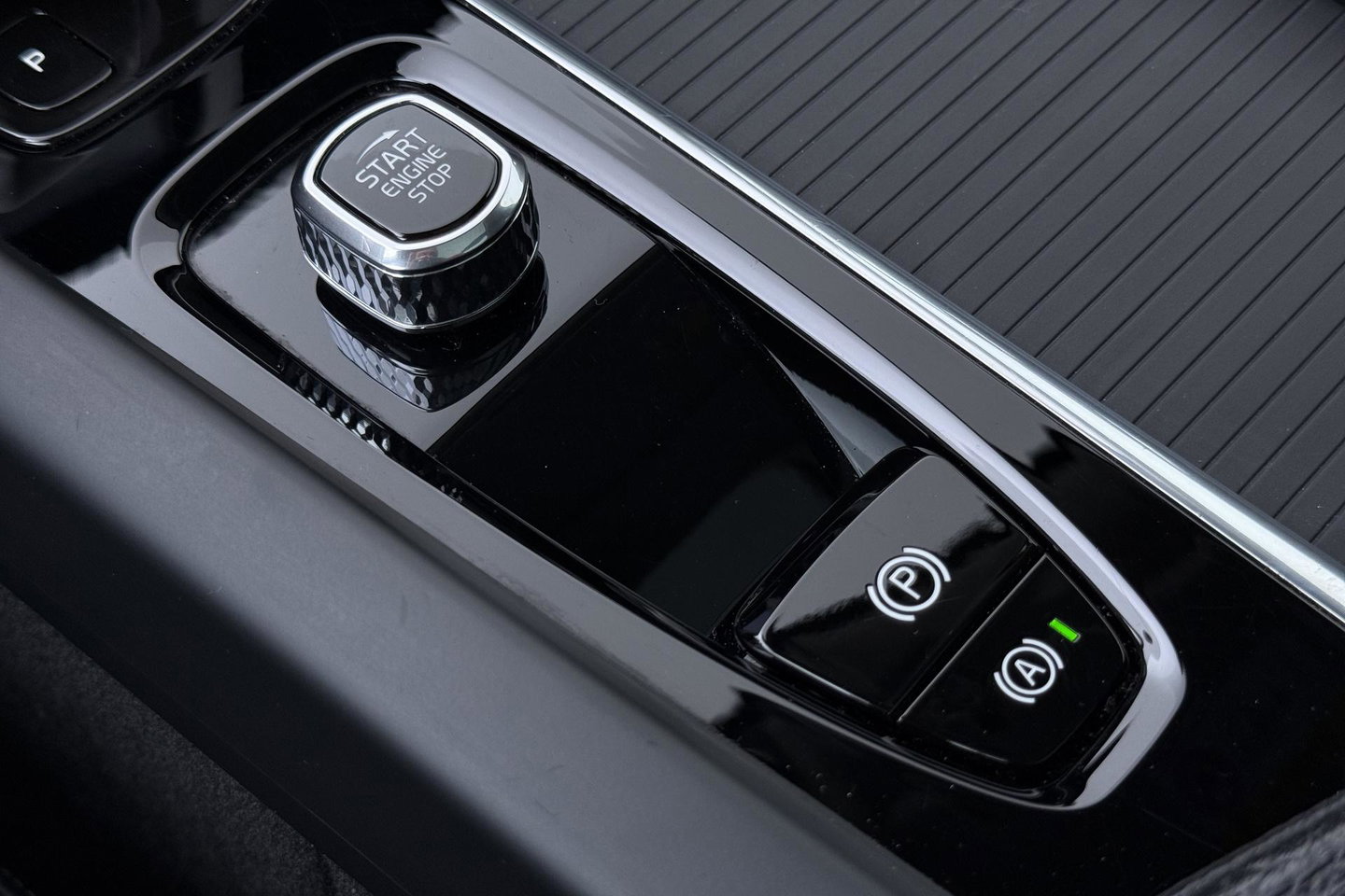 Volvo XC60 2.0 T6 Plug-in hybrid AWD Inscription Exclusive | FACELIFT | ACC | Panoramadak | Harman/Kardon | Camera | Memory | Stoel+Stuurverwarming
