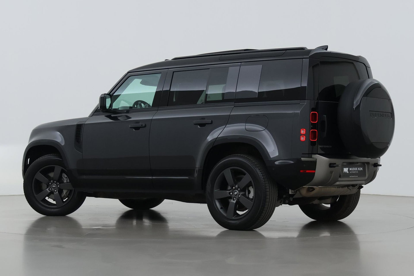 Land Rover Defender P300e 110 X-Dynamic SE | Panoramadak | ClearSight | Head-Up | Trekhaak | ACC | 360° Camera