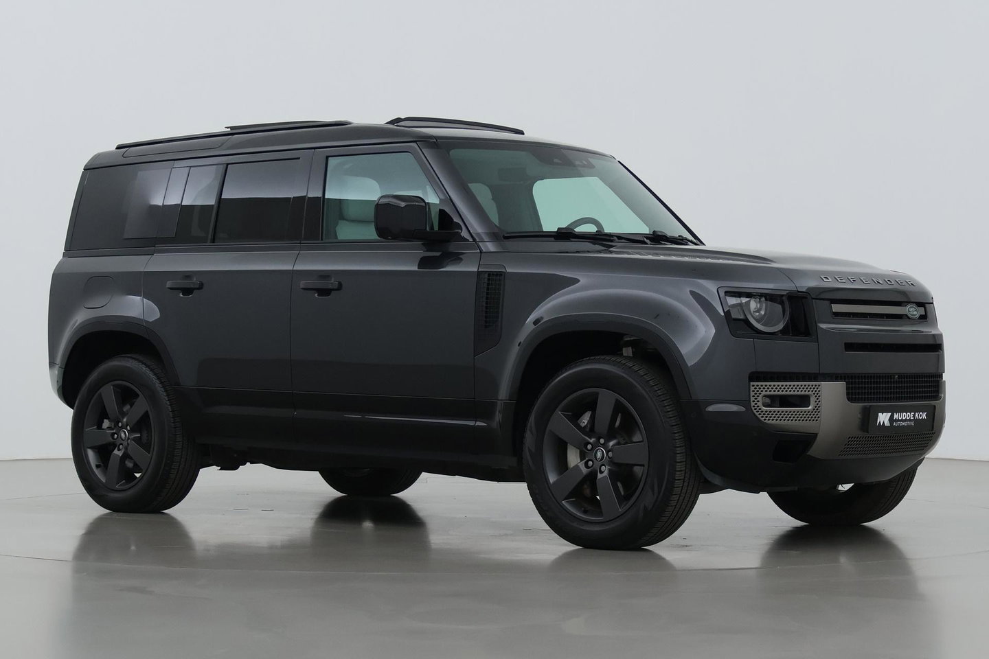 Land Rover Defender P300e 110 X-Dynamic SE | Panoramadak | ClearSight | Head-Up | Trekhaak | ACC | 360° Camera