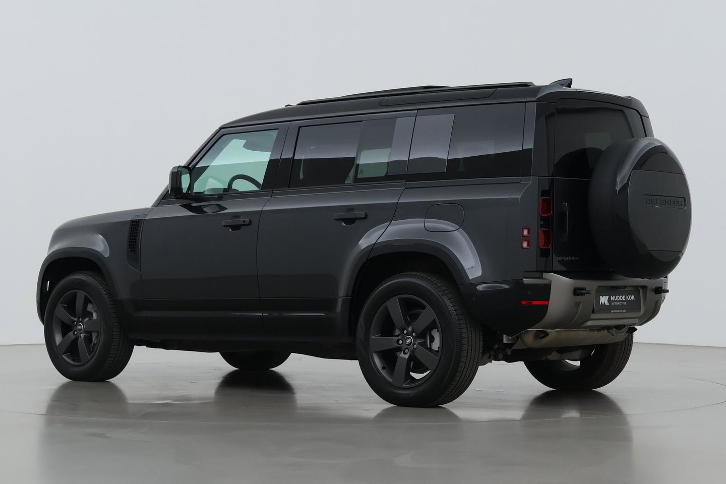 Land Rover Defender P300e 110 X-Dynamic SE | Panoramadak | ClearSight | Head-Up | Trekhaak | ACC | 360° Camera