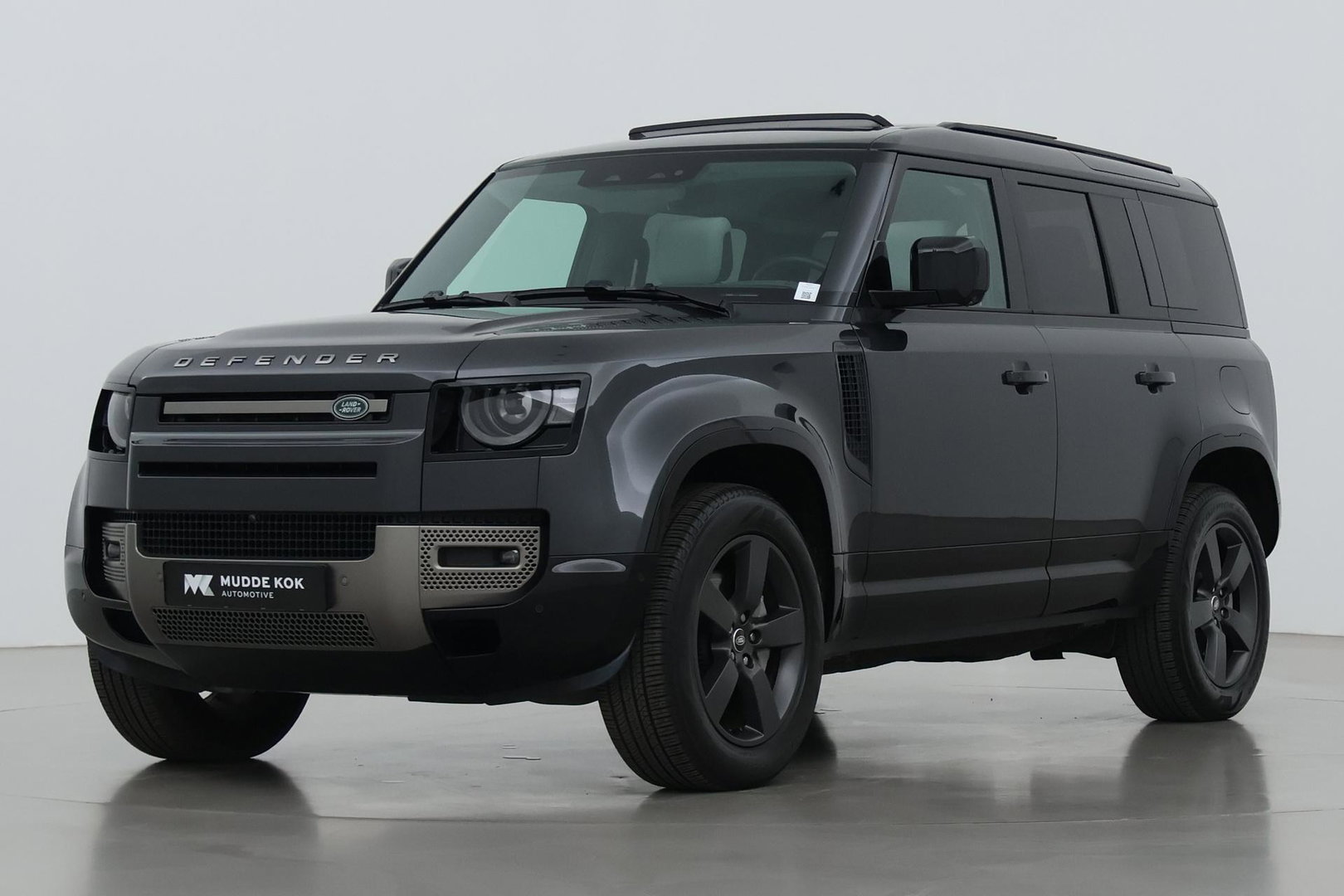 Land Rover Defender P300e 110 X-Dynamic SE | Panoramadak | ClearSight | Head-Up | Trekhaak | ACC | 360° Camera