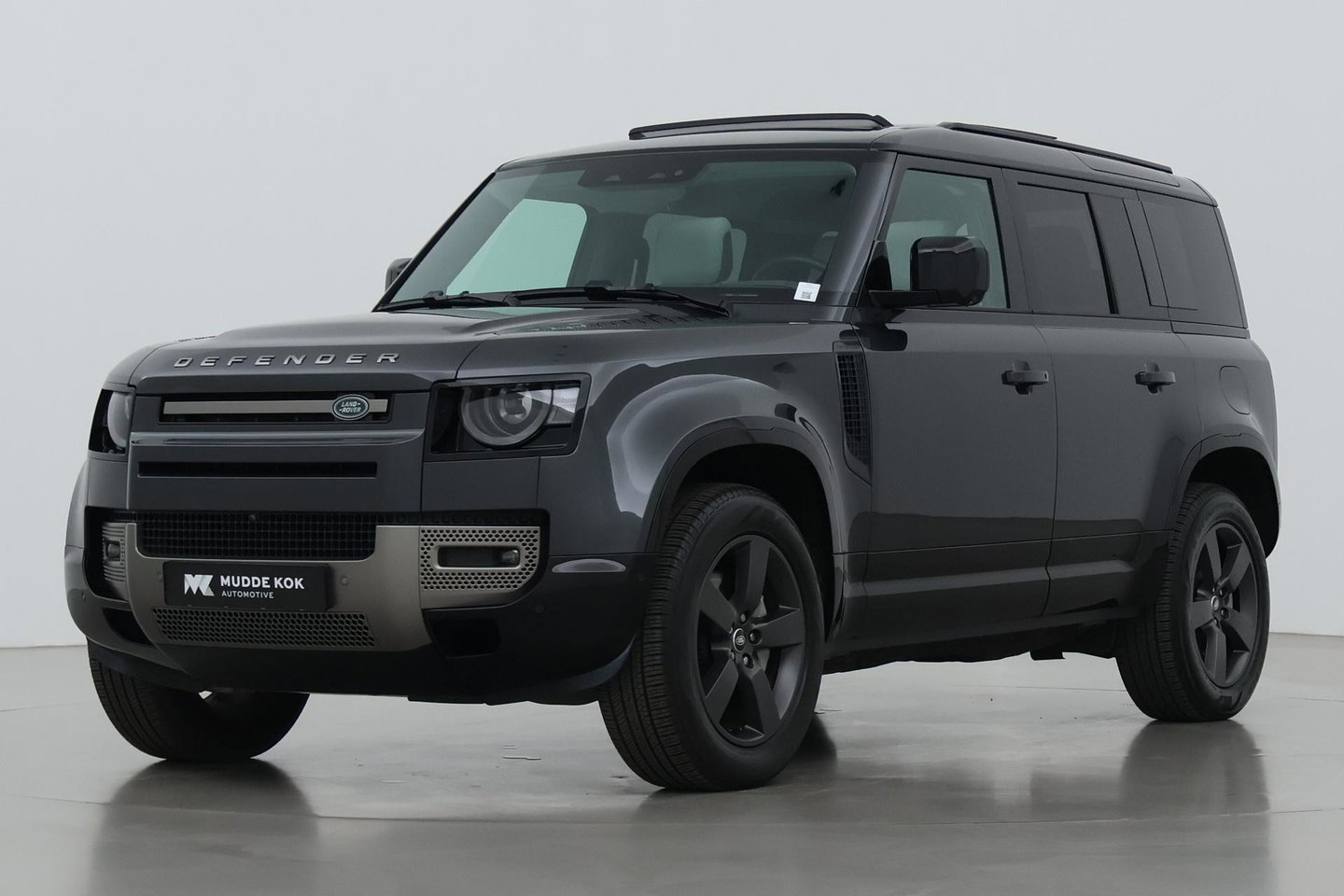 Land Rover Defender P300e 110 X-Dynamic SE | Panoramadak | ClearSight | Head-Up | Trekhaak | ACC | 360° Camera