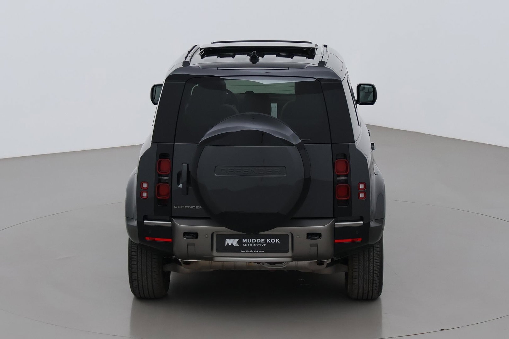 Land Rover Defender P300e 110 X-Dynamic SE | Panoramadak | ClearSight | Head-Up | Trekhaak | ACC | 360° Camera