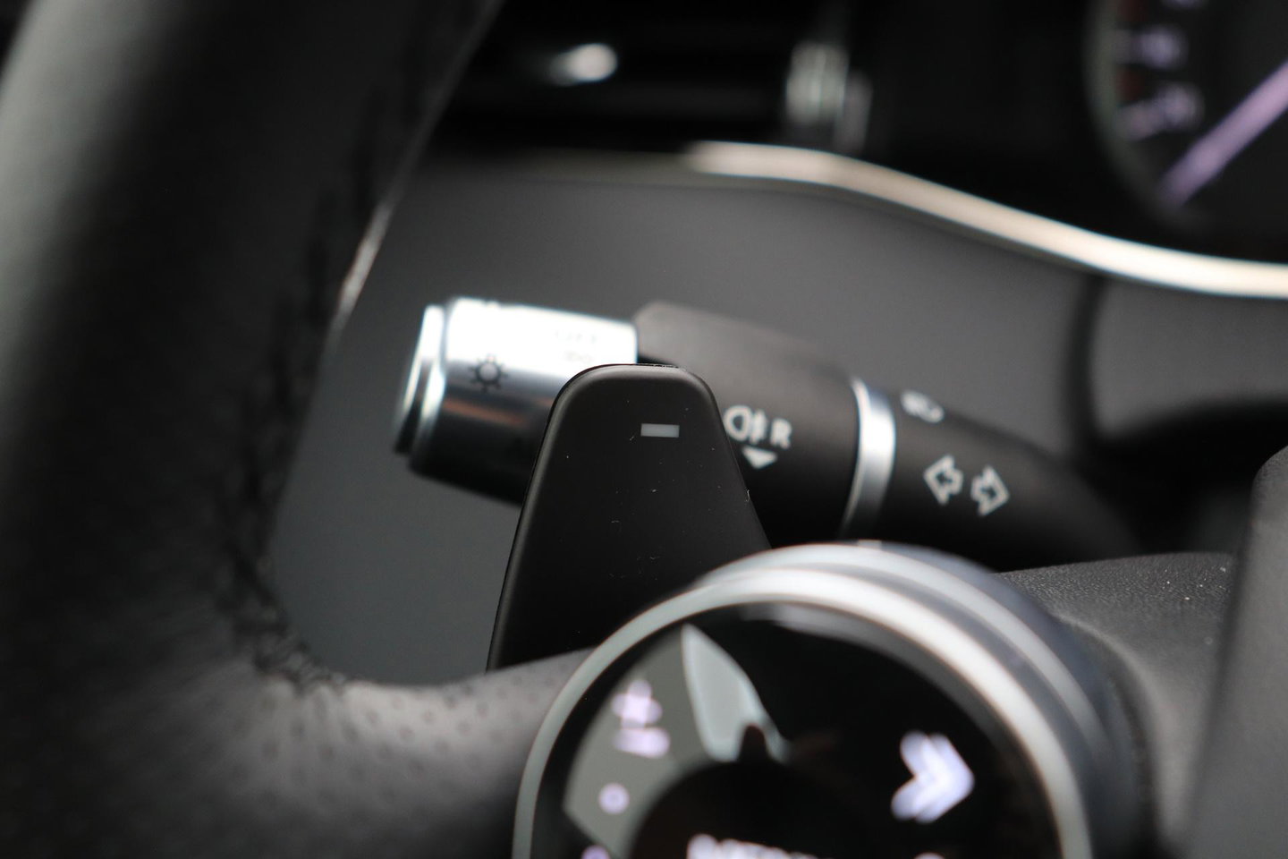 Land Rover Range Rover Evoque 1.5 P300e AWD R-Dynamic SE | ACC | Panoramadak | Dodehoekdetectie | Stoel+Stuurverwarming | 20 Inch