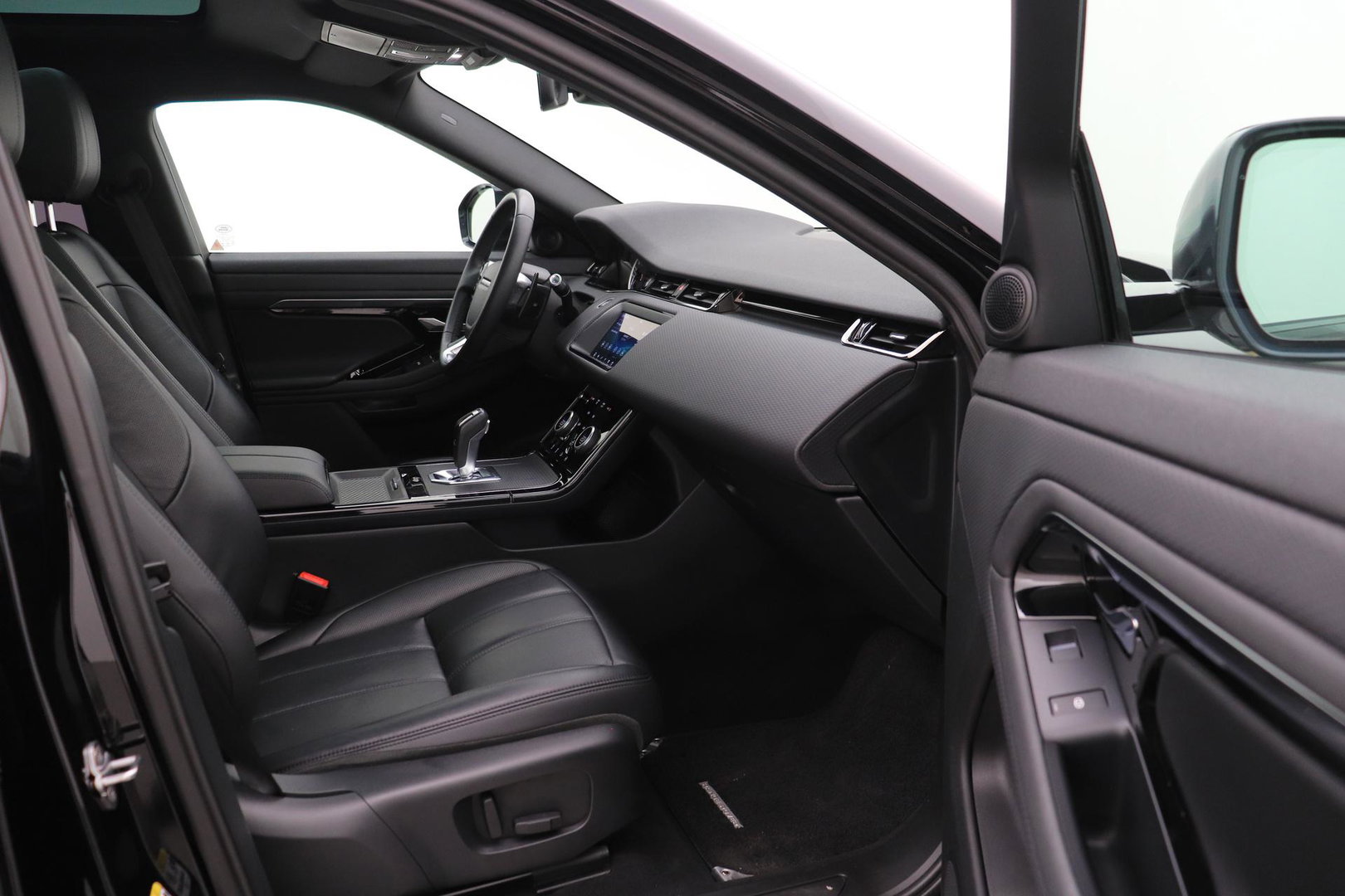 Land Rover Range Rover Evoque 1.5 P300e AWD R-Dynamic SE | ACC | Panoramadak | Dodehoekdetectie | Stoel+Stuurverwarming | 20 Inch