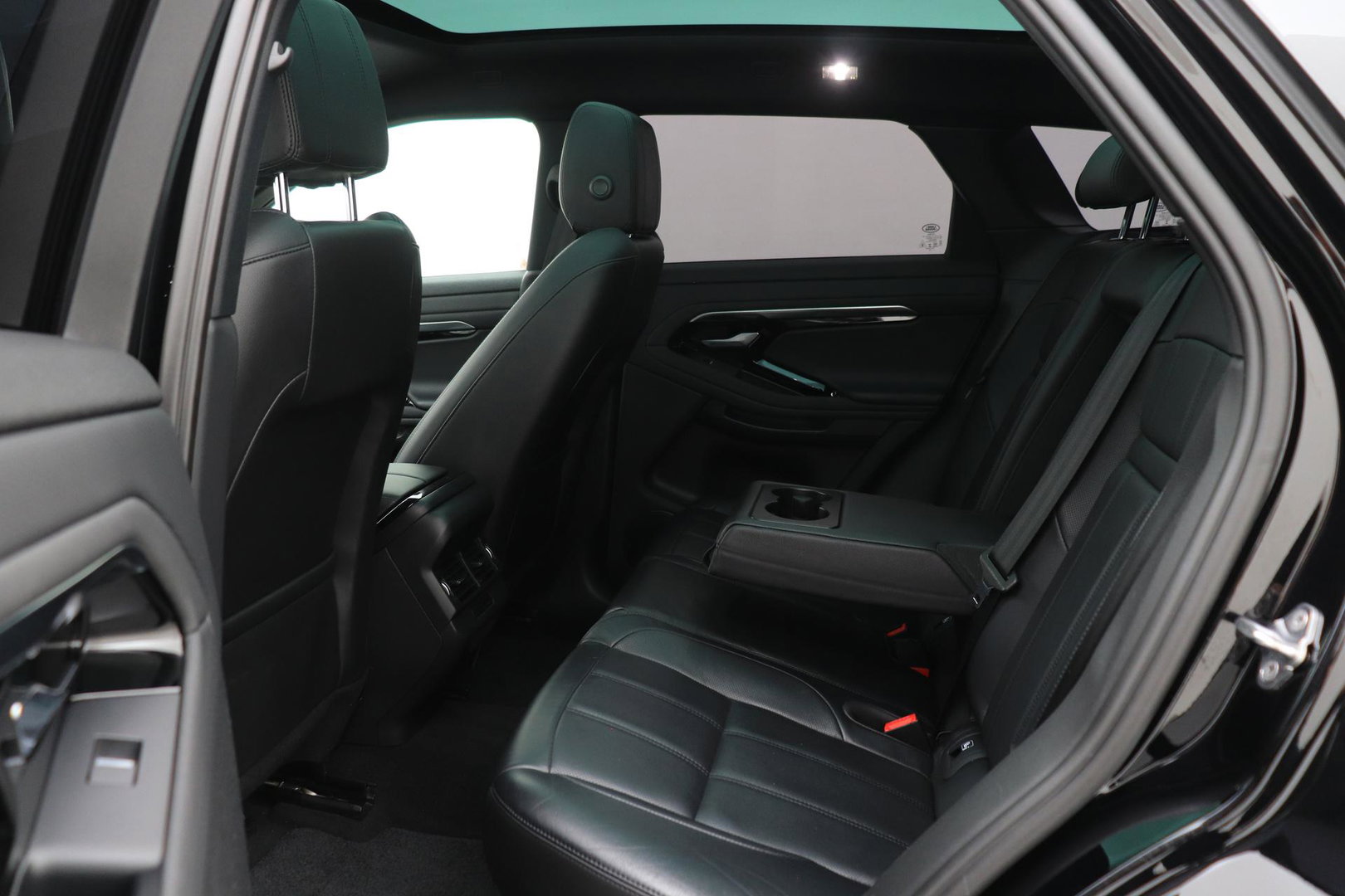 Land Rover Range Rover Evoque 1.5 P300e AWD R-Dynamic SE | ACC | Panoramadak | Dodehoekdetectie | Stoel+Stuurverwarming | 20 Inch