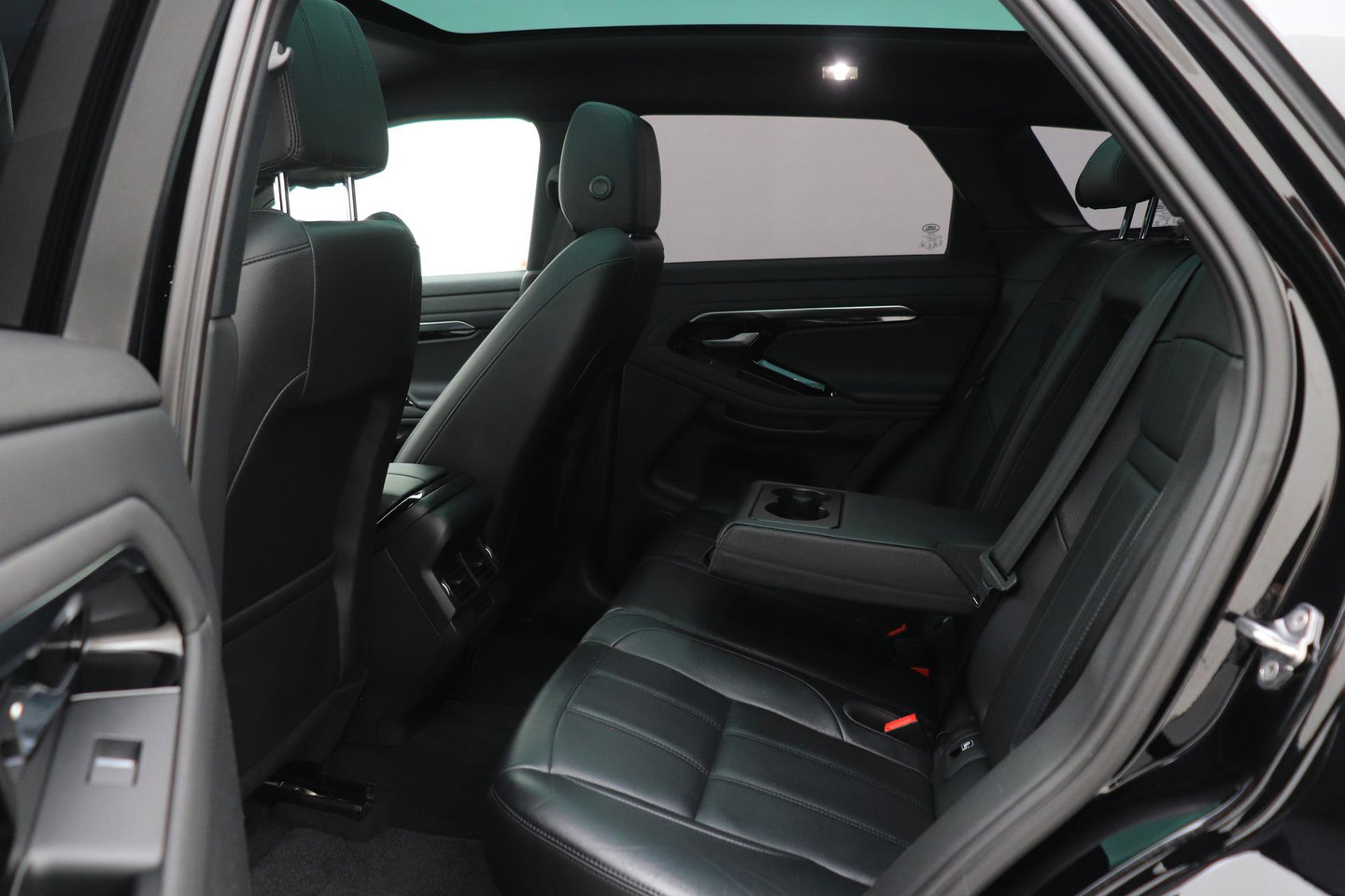 Land Rover Range Rover Evoque 1.5 P300e AWD R-Dynamic SE | ACC | Panoramadak | Dodehoekdetectie | Stoel+Stuurverwarming | 20 Inch