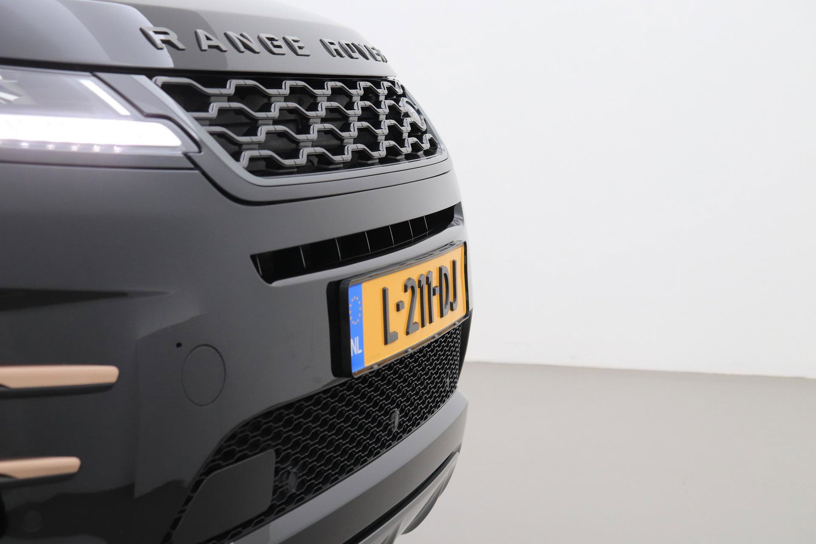 Land Rover Range Rover Evoque 1.5 P300e AWD R-Dynamic SE | ACC | Panoramadak | Dodehoekdetectie | Stoel+Stuurverwarming | 20 Inch