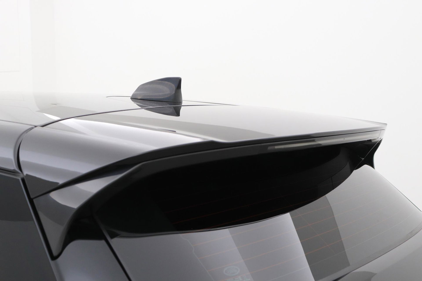 Land Rover Range Rover Evoque 1.5 P300e AWD R-Dynamic SE | ACC | Panoramadak | Dodehoekdetectie | Stoel+Stuurverwarming | 20 Inch