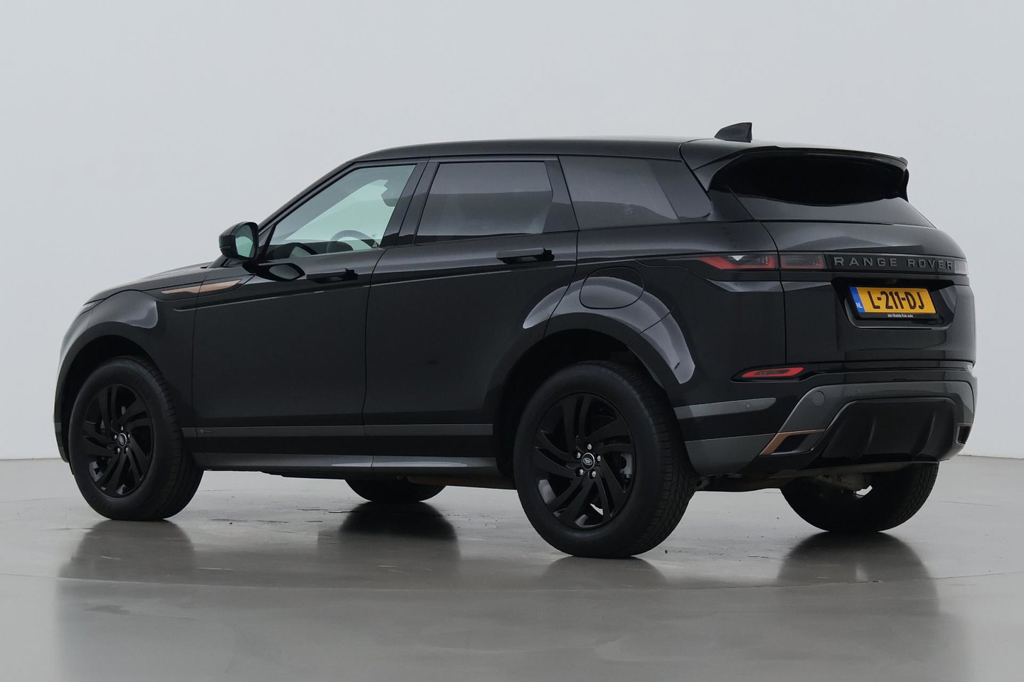 Land Rover Range Rover Evoque 1.5 P300e AWD R-Dynamic SE | ACC | Panoramadak | Dodehoekdetectie | Stoel+Stuurverwarming | 20 Inch
