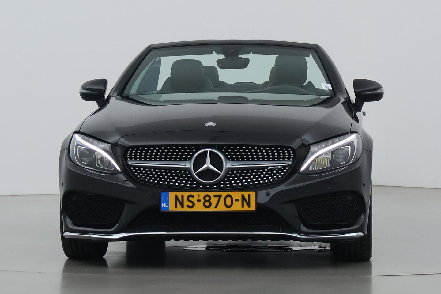 Mercedes-Benz C-Klasse Cabrio 200 Edition 1 | AMG-Line | Nekverwarming | Dodehoekassistent | Parkeerassistent | Stoelverwarming | LED | 18 Inch AMG