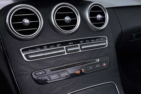 Mercedes-Benz C-Klasse Cabrio 200 Edition 1 | AMG-Line | Nekverwarming | Dodehoekassistent | Parkeerassistent | Stoelverwarming | LED | 18 Inch AMG