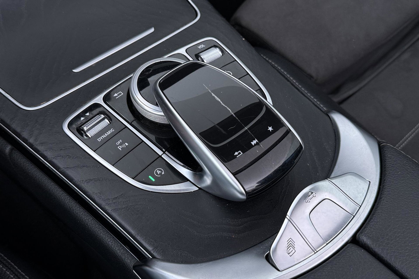 Mercedes-Benz C-Klasse Cabrio 200 Edition 1 | AMG-Line | Nekverwarming | Dodehoekassistent | Parkeerassistent | Stoelverwarming | LED | 18 Inch AMG