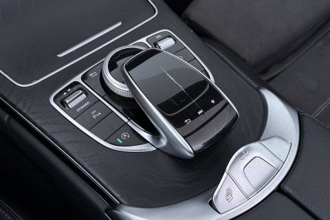Mercedes-Benz C-Klasse Cabrio 200 Edition 1 | AMG-Line | Nekverwarming | Dodehoekassistent | Parkeerassistent | Stoelverwarming | LED | 18 Inch AMG