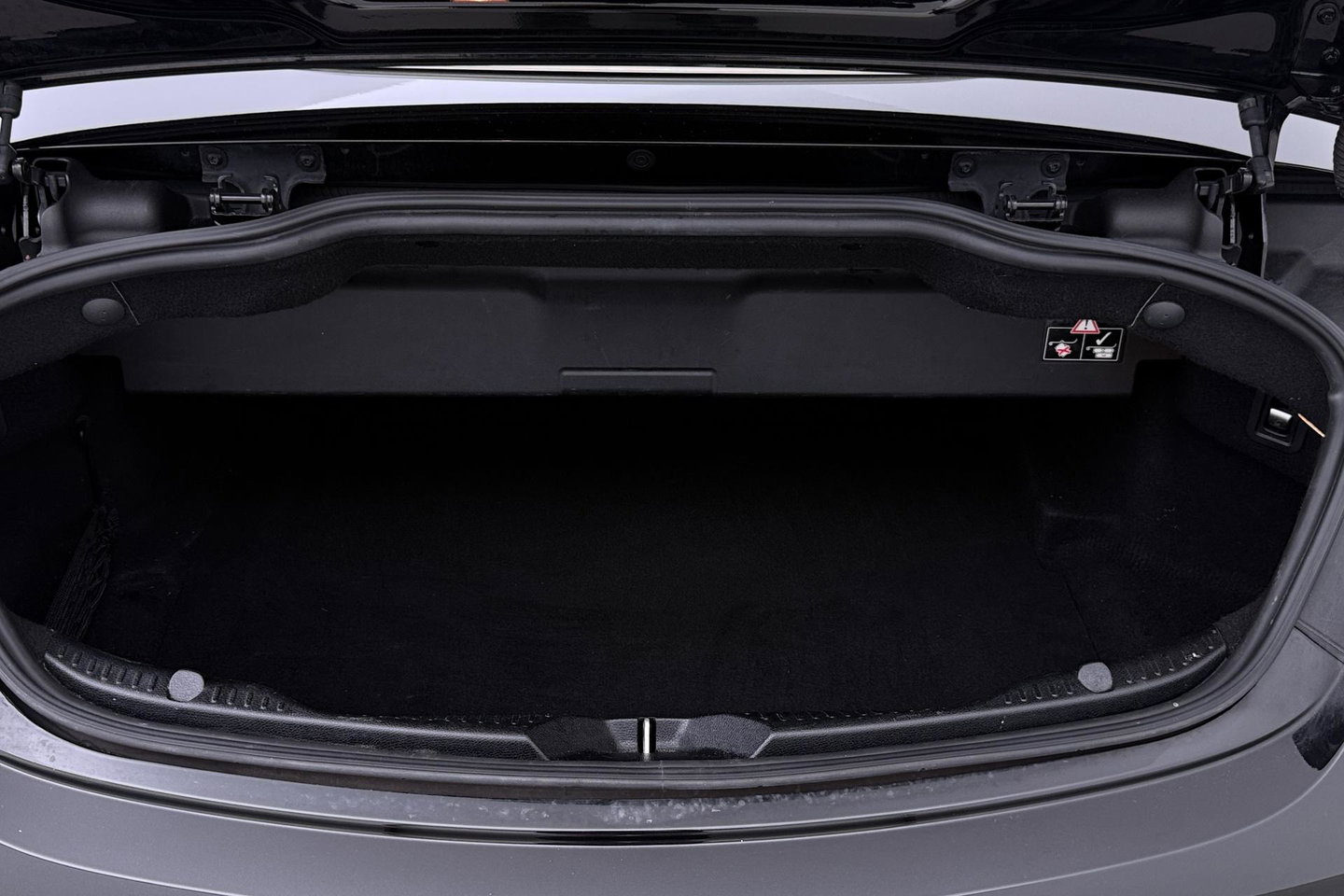 Mercedes-Benz C-Klasse Cabrio 200 Edition 1 | AMG-Line | Nekverwarming | Dodehoekassistent | Parkeerassistent | Stoelverwarming | LED | 18 Inch AMG