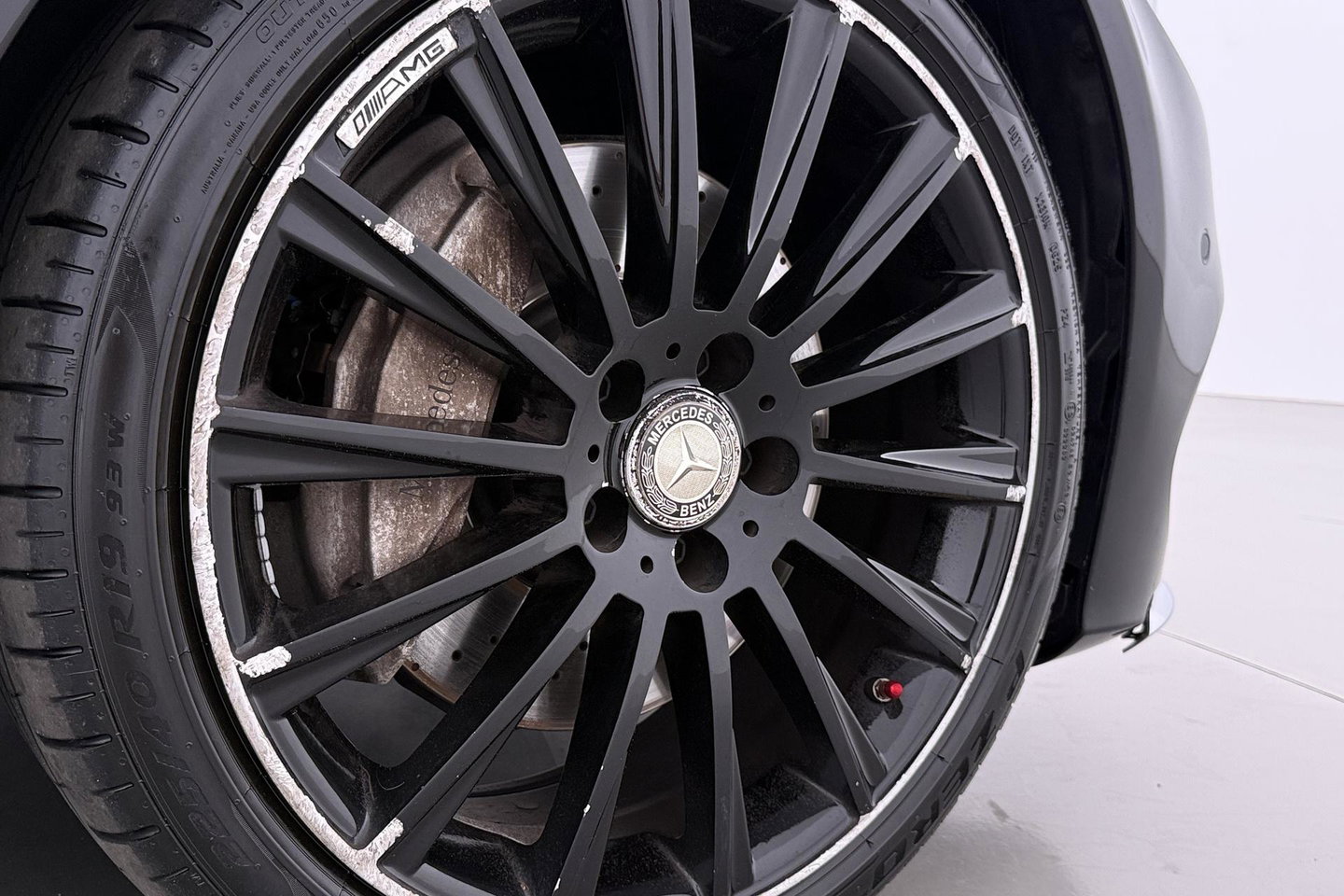 Mercedes-Benz C-Klasse Cabrio 200 Edition 1 | AMG-Line | Nekverwarming | Dodehoekassistent | Parkeerassistent | Stoelverwarming | LED | 18 Inch AMG