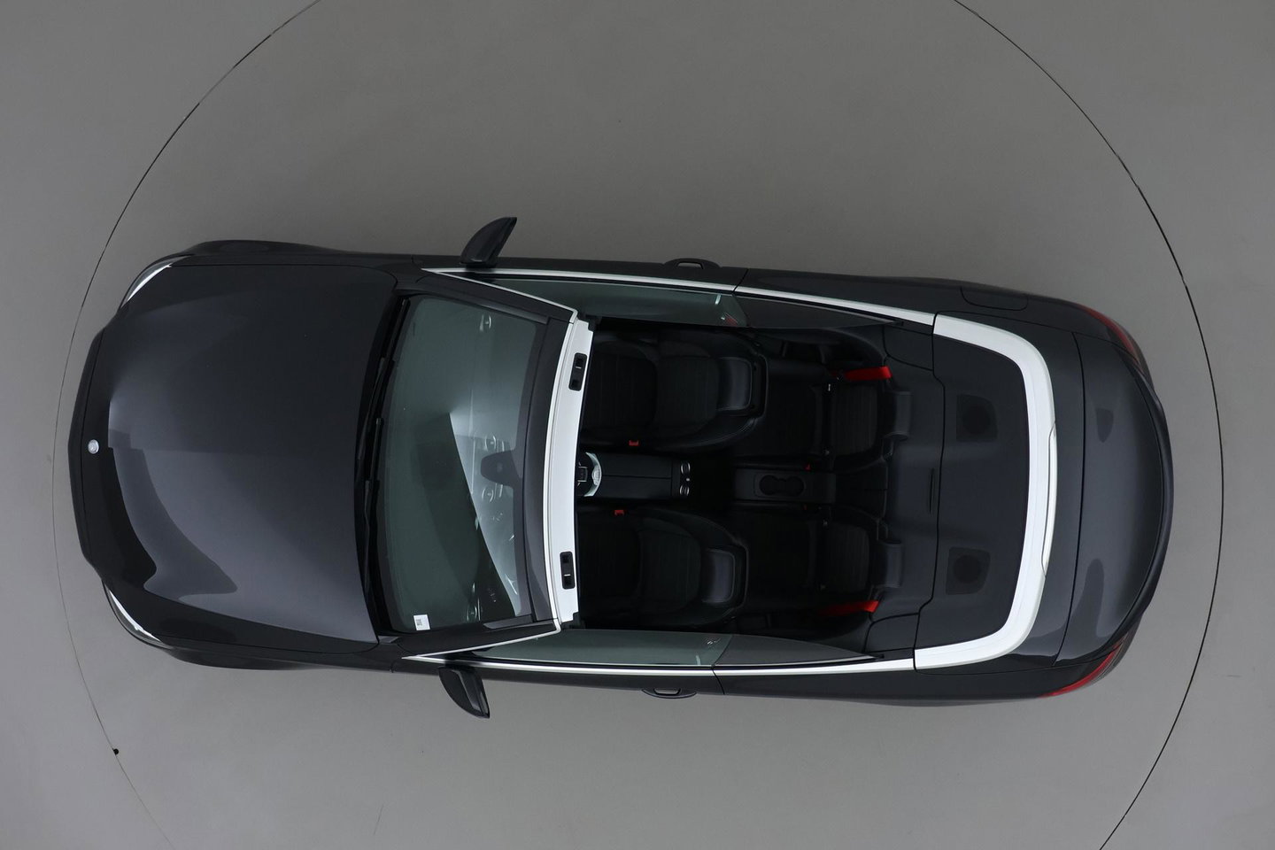 Mercedes-Benz C-Klasse Cabrio 200 Edition 1 | AMG-Line | Nekverwarming | Dodehoekassistent | Parkeerassistent | Stoelverwarming | LED | 18 Inch AMG