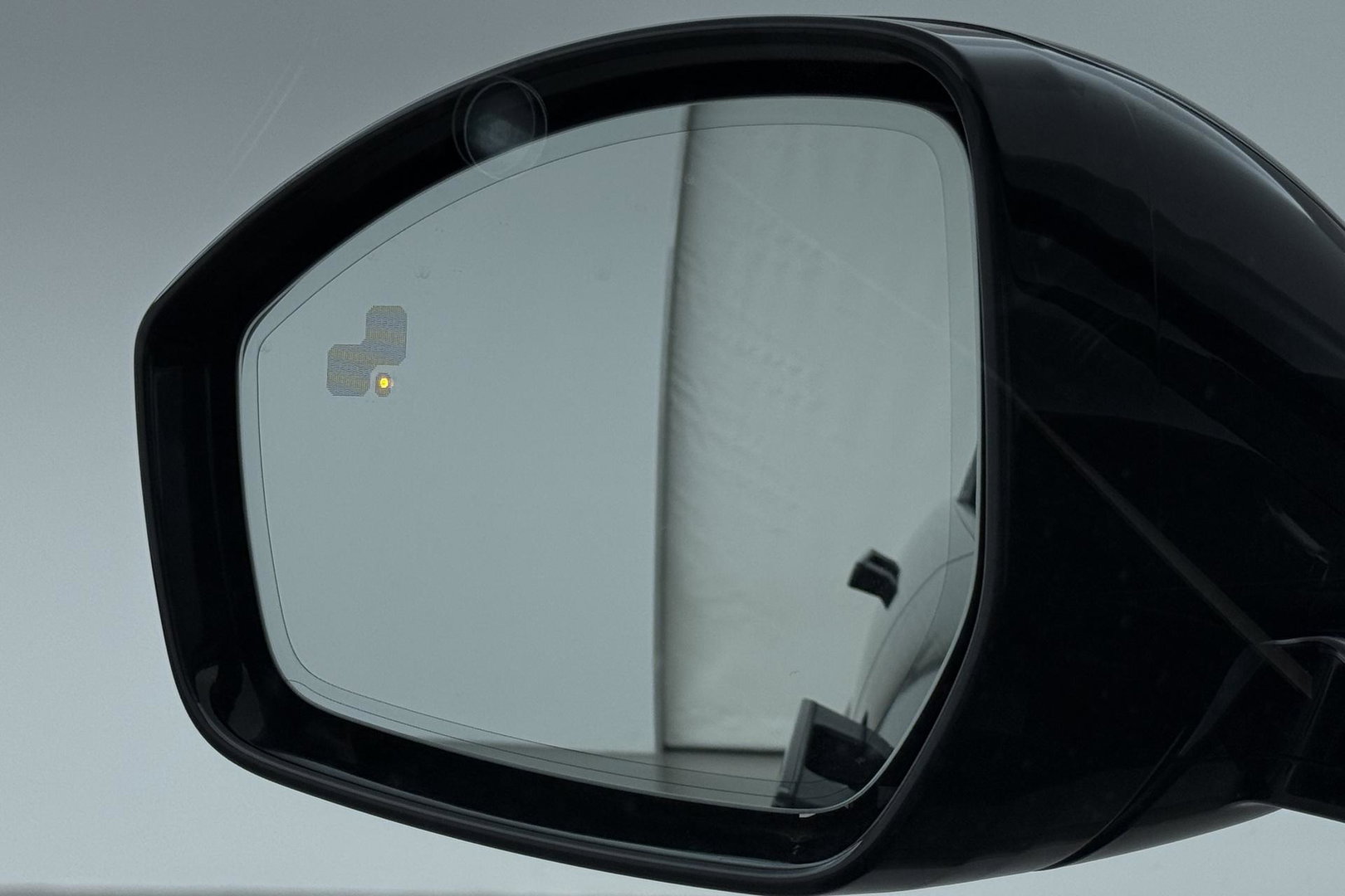 Land Rover Range Rover Evoque 1.5 P300e AWD R-Dynamic SE | ACC | Panoramadak | Meridian | Camera | Memory | 20 Inch