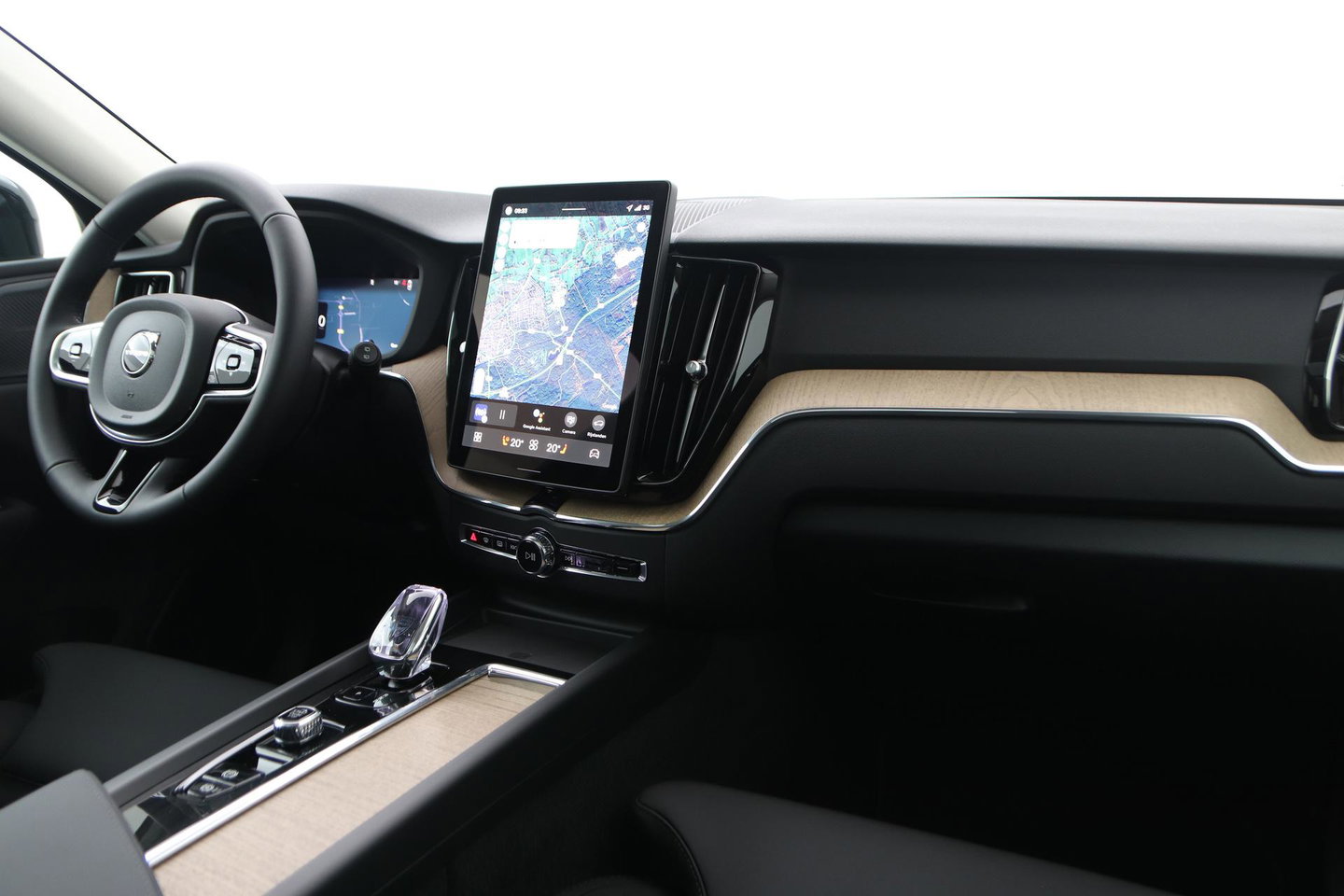 Volvo XC60 T6 Plug-in hybrid Plus Dark | Panoramadak | 360° Camera | ACC | harman/kardon | BLIS