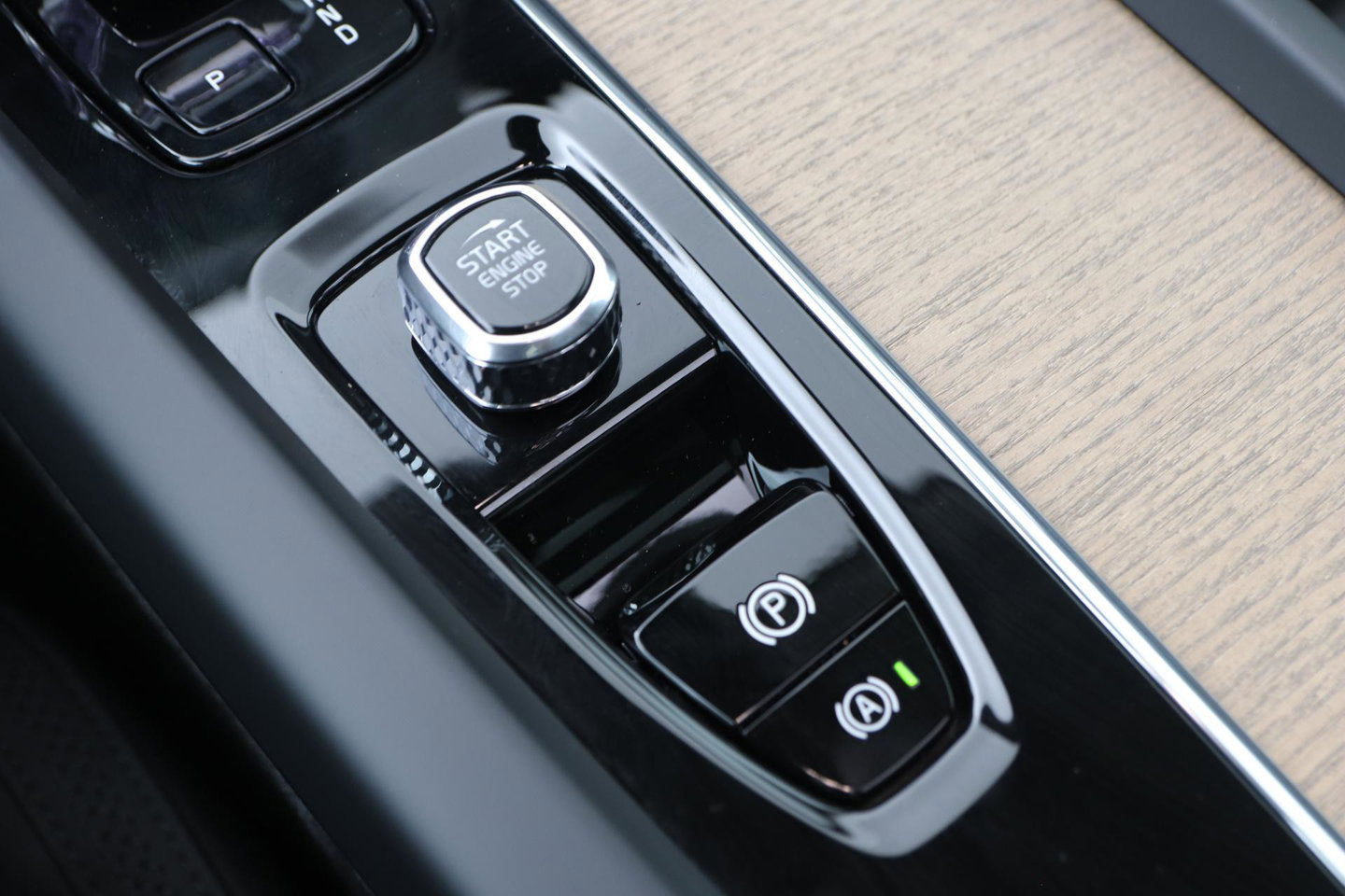 Volvo XC60 T6 Plug-in hybrid Plus Dark | Panoramadak | 360° Camera | ACC | harman/kardon | BLIS