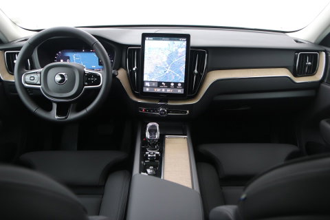 Volvo XC60 T6 Plug-in hybrid Plus Dark | Panoramadak | 360° Camera | ACC | harman/kardon | BLIS