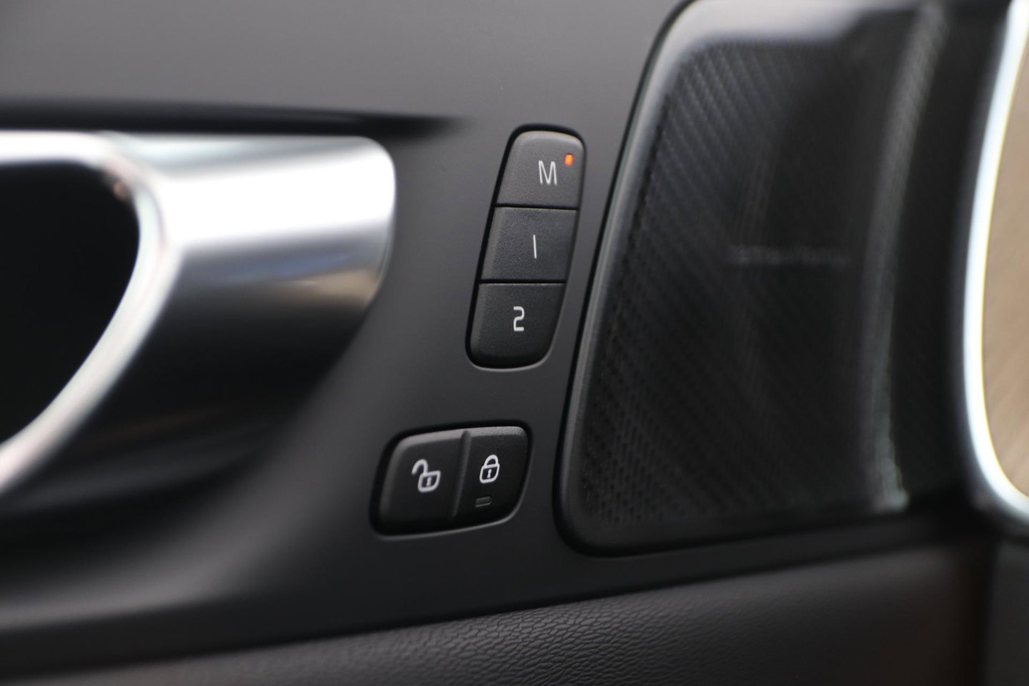 Volvo XC60 T6 Plug-in hybrid Plus Dark | Panoramadak | 360° Camera | ACC | harman/kardon | BLIS