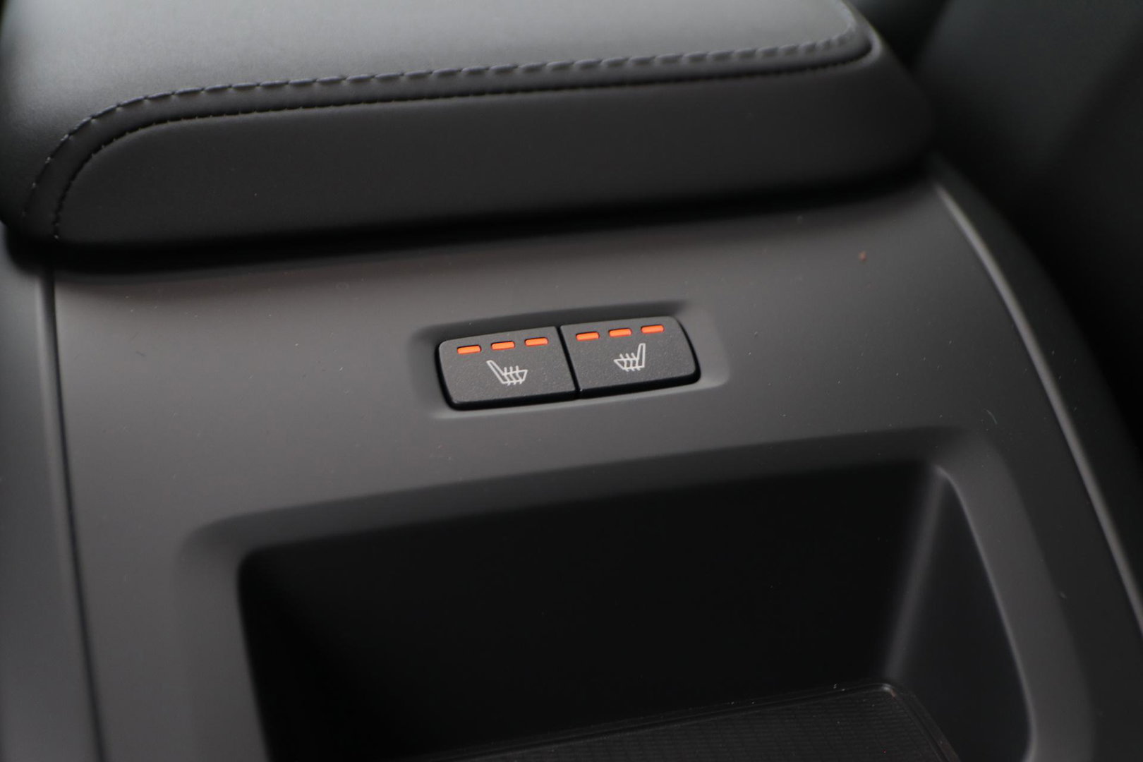 Volvo XC60 T6 Plug-in hybrid Plus Dark | Panoramadak | 360° Camera | ACC | harman/kardon | BLIS
