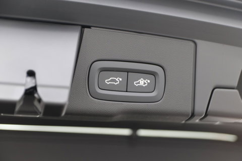 Volvo XC60 T6 Plug-in hybrid Plus Dark | Panoramadak | 360° Camera | ACC | harman/kardon | BLIS