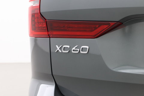 Volvo XC60 T6 Plug-in hybrid Plus Dark | Panoramadak | 360° Camera | ACC | harman/kardon | BLIS