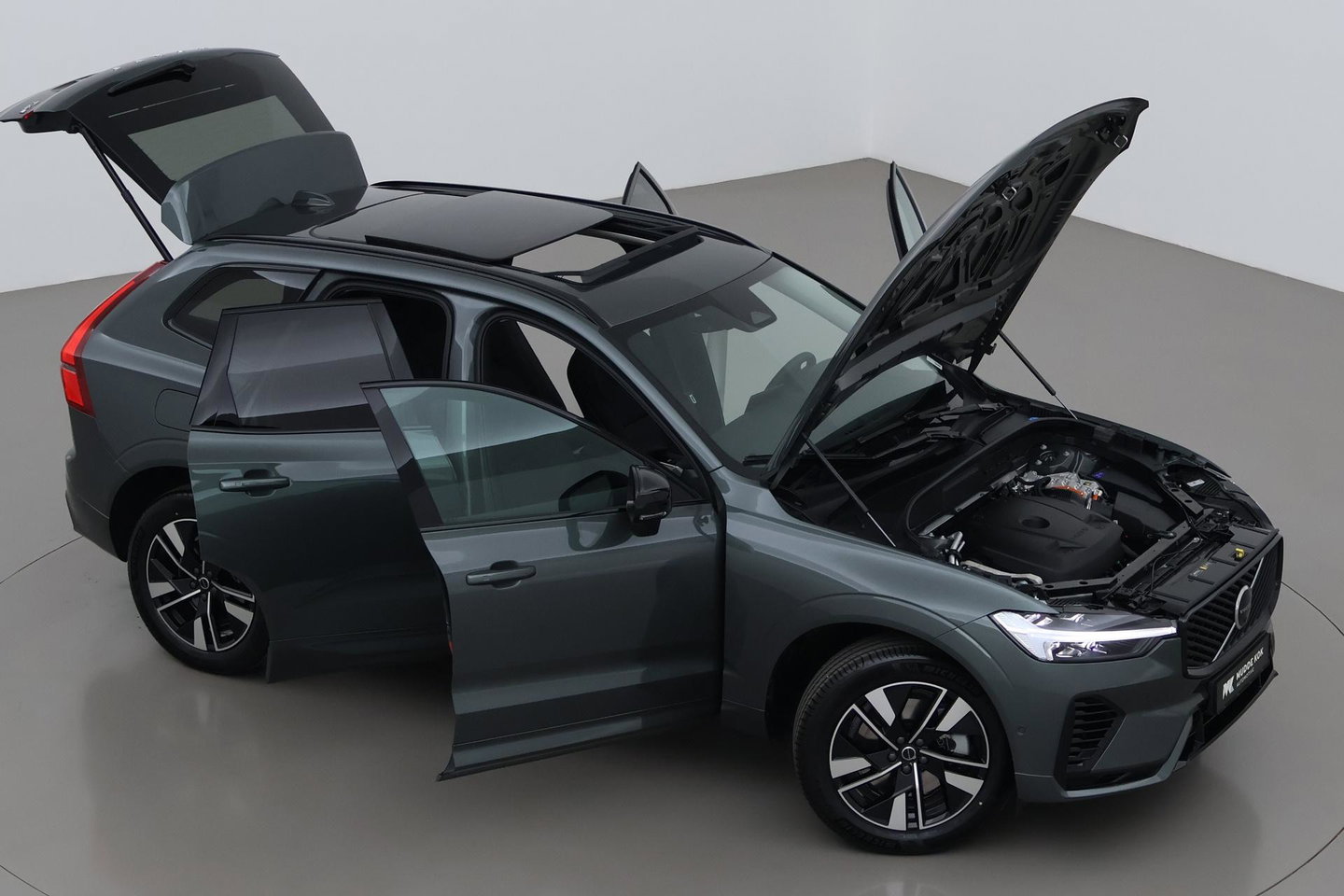 Volvo XC60 T6 Plug-in hybrid Plus Dark | Panoramadak | 360° Camera | ACC | harman/kardon | BLIS