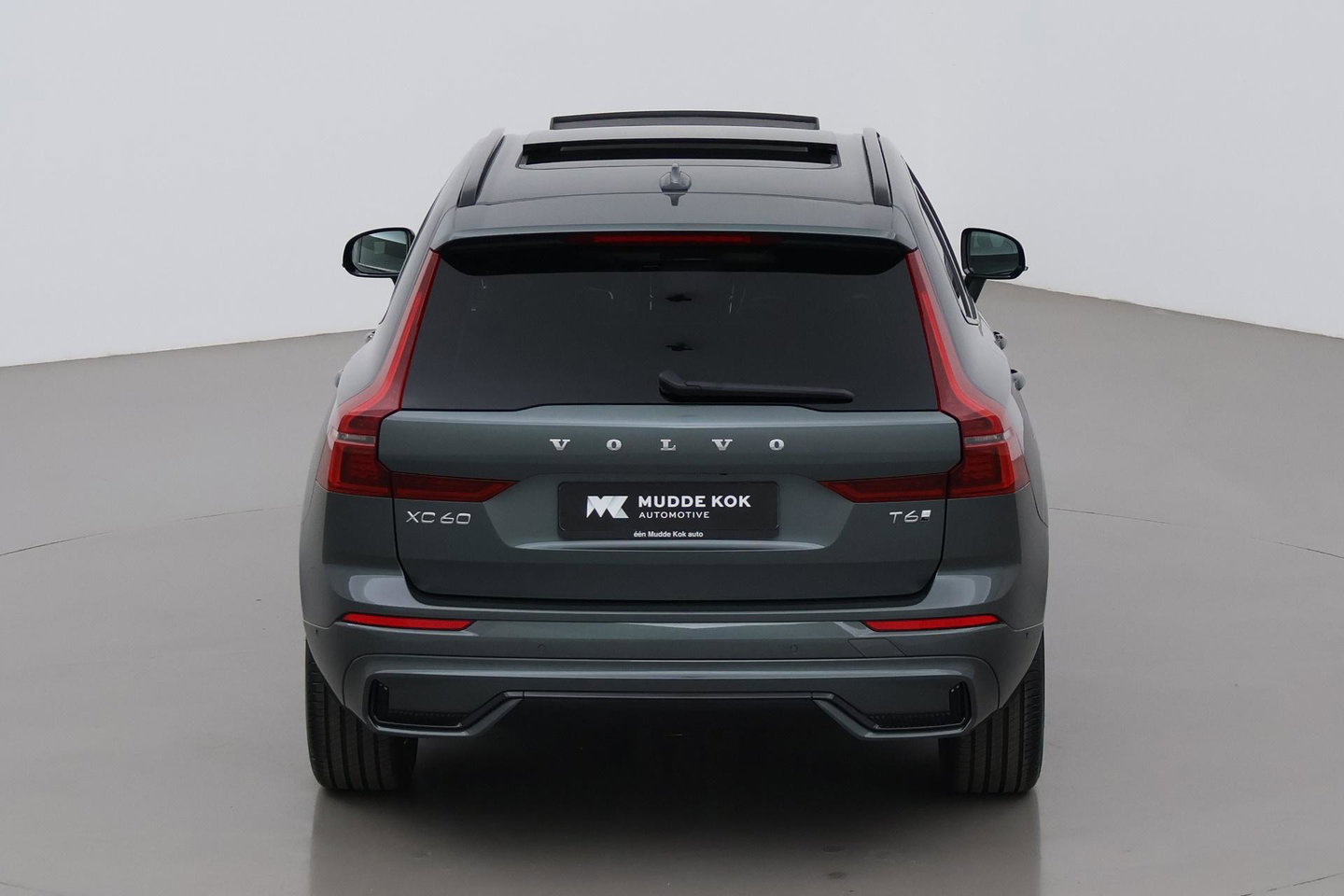 Volvo XC60 T6 Plug-in hybrid Plus Dark | Panoramadak | 360° Camera | ACC | harman/kardon | BLIS