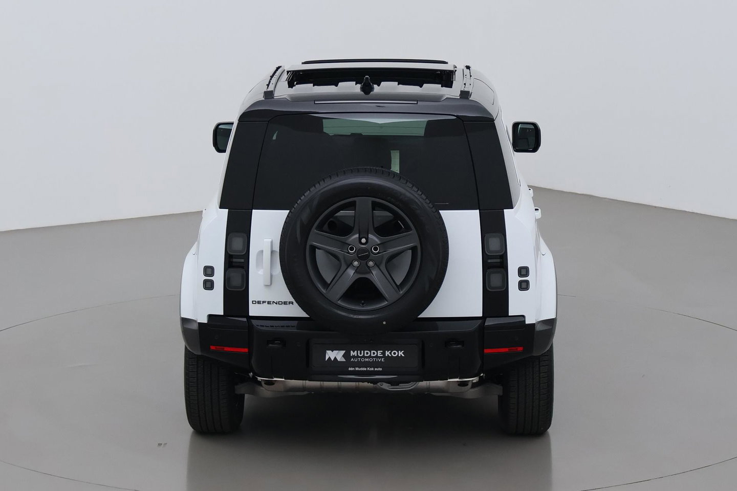 Land Rover Defender 2.0 P300e 110 X-Dynamic SE | FACELIFT | ACC | Panoramadak | ClearSight | Stoel+Stuurverwarming | Trekhaak