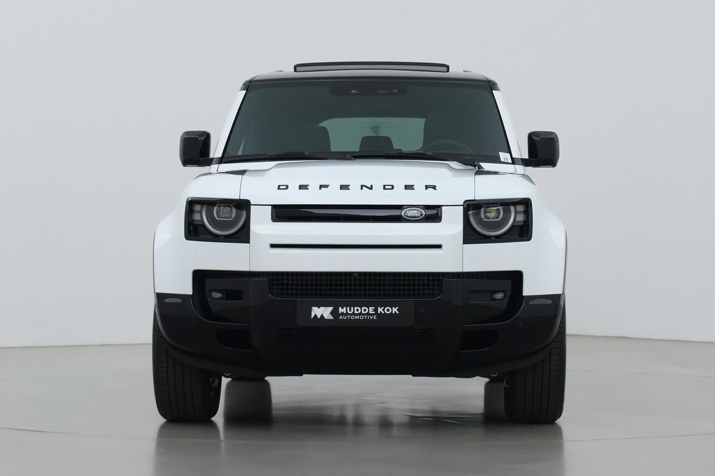 Land Rover Defender 2.0 P300e 110 X-Dynamic SE | FACELIFT | ACC | Panoramadak | ClearSight | Stoel+Stuurverwarming | Trekhaak