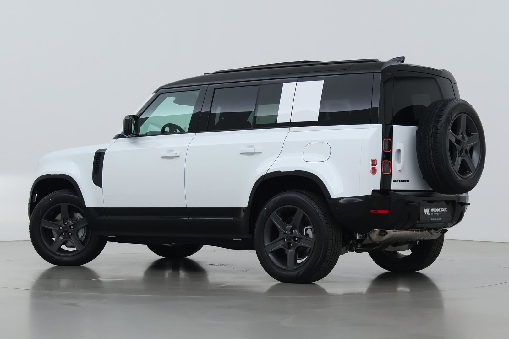 Land Rover Defender 2.0 P300e 110 X-Dynamic SE | FACELIFT | ACC | Panoramadak | ClearSight | Stoel+Stuurverwarming | Trekhaak