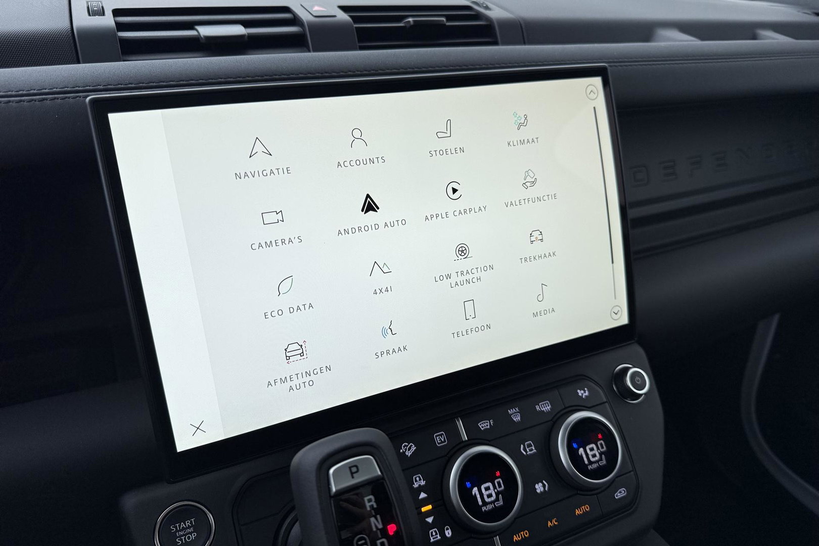 Land Rover Defender 2.0 P300e 110 X-Dynamic SE | FACELIFT | ACC | Panoramadak | ClearSight | Stoel+Stuurverwarming | Trekhaak